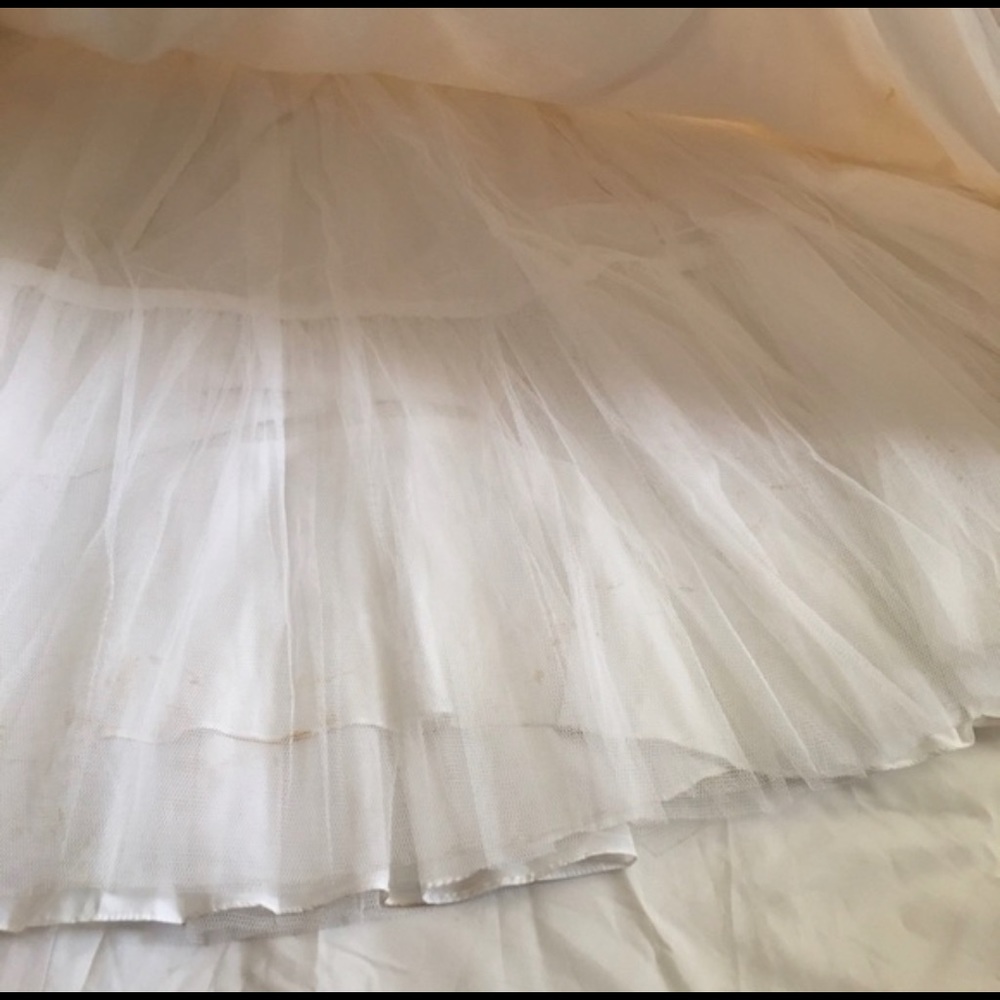 Amazing wedding Gown - Picture 8 of 8
